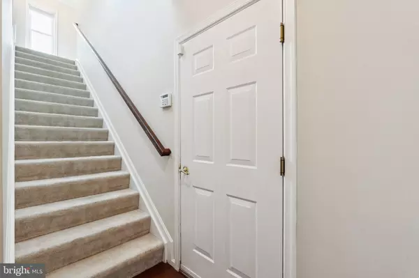 Woodbridge, VA 22191,2807 CHINKAPIN OAK LN