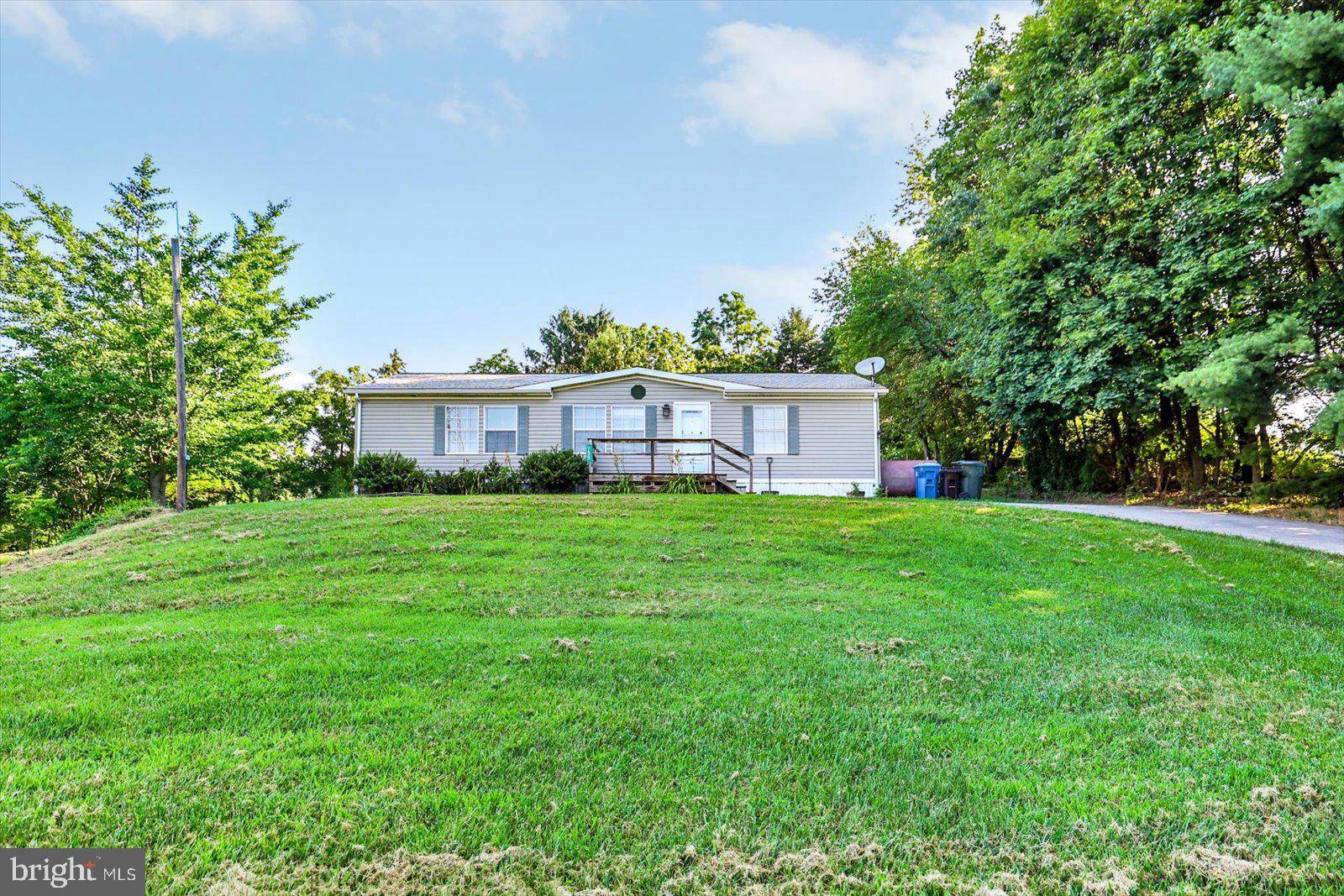 York, PA 17402,755 STONEWOOD RD