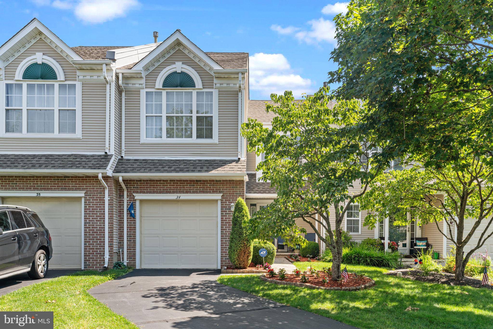 34 CAMELLIA CT, Newtown, PA 18940