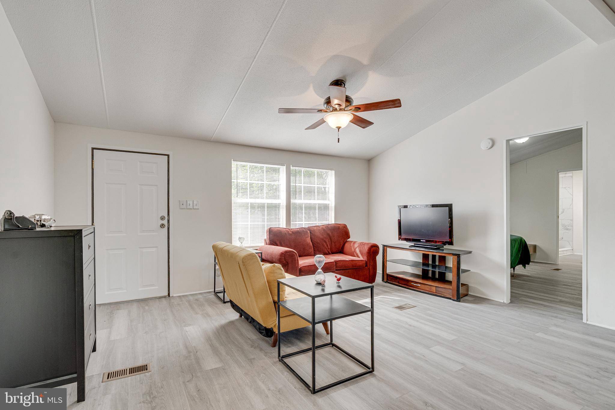 Chantilly, VA 20151,4258 AIRLINE PKWY
