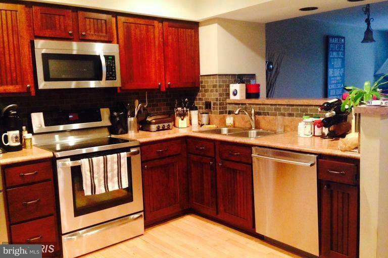 Arlington, VA 22204,5046 9TH ST S