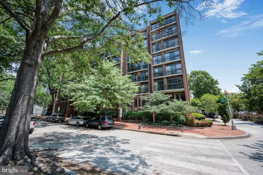 1001 26TH ST NW #503, Washington, DC 20037