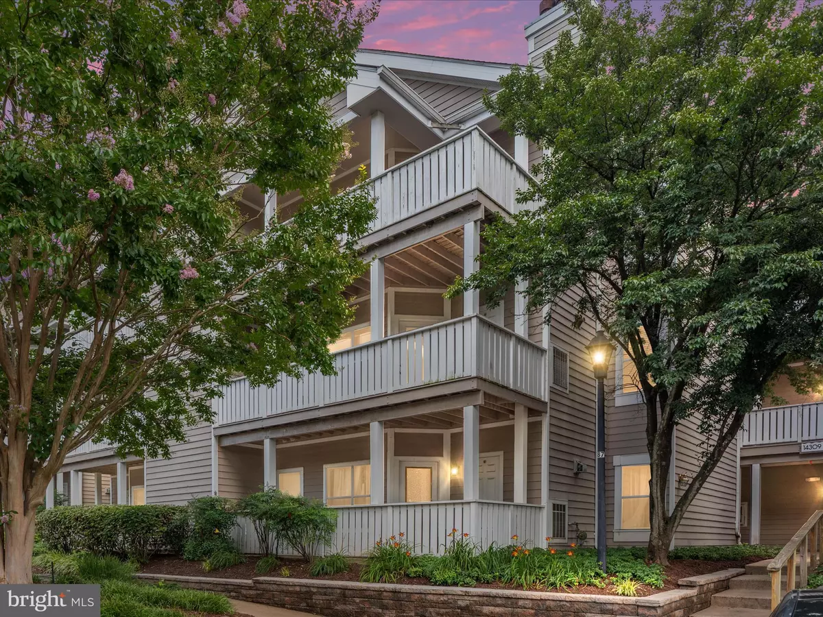 Centreville, VA 20121,14309 CLIMBING ROSE WAY #204