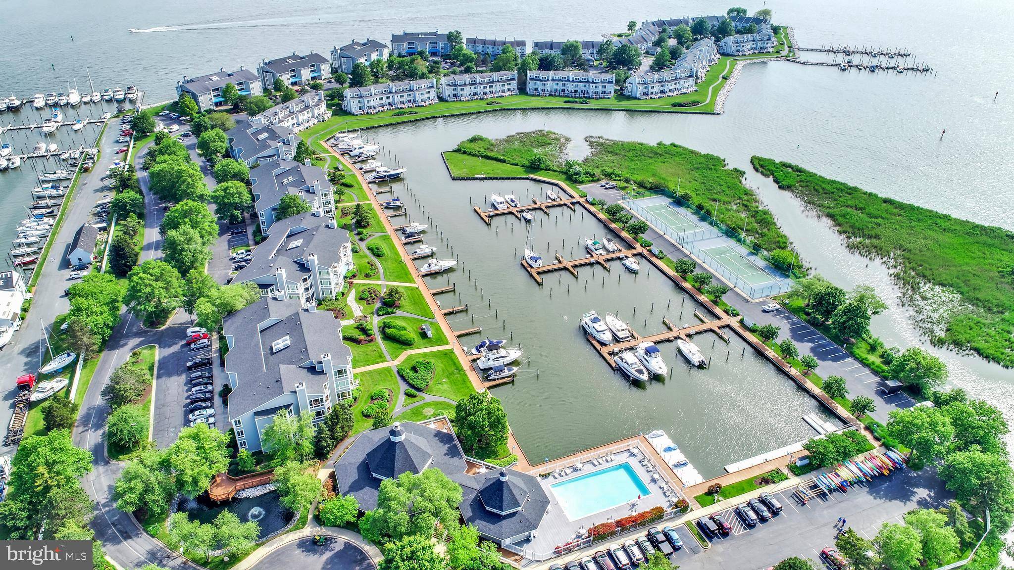 110 OYSTER COVE DR, Grasonville, MD 21638