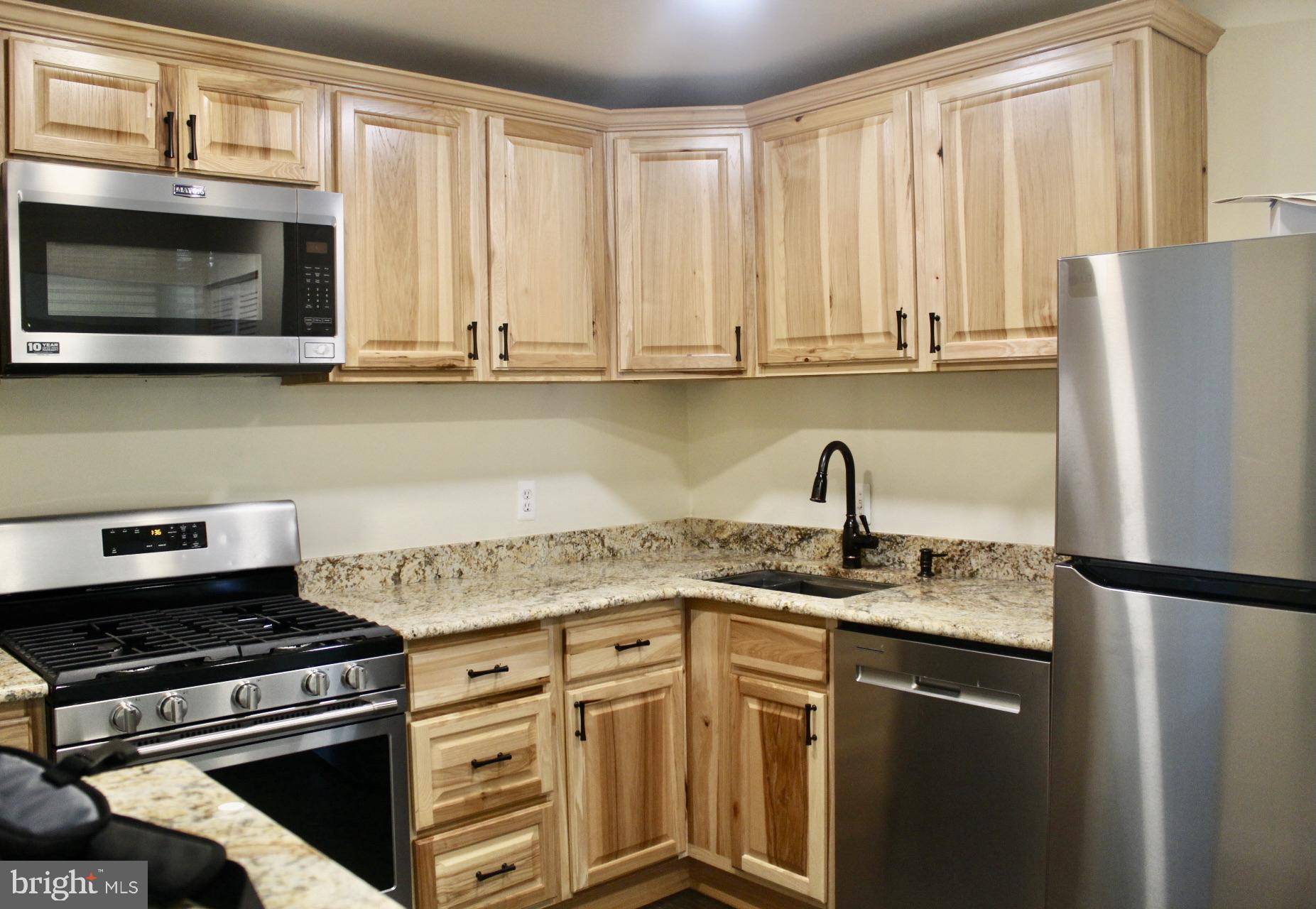 Annandale, VA 22003,7904 INVERTON RD #204