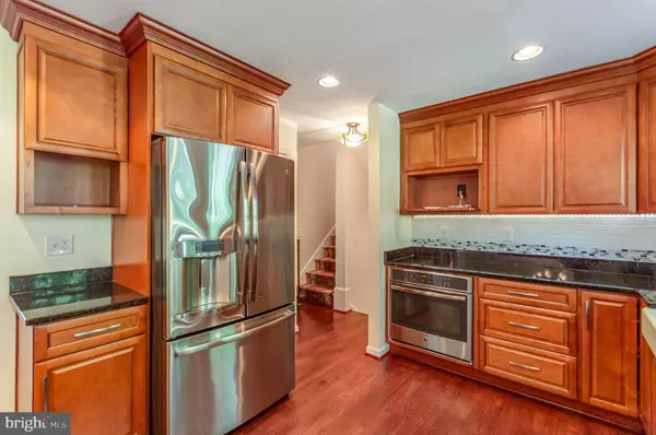 Vienna, VA 22180,519 WOODLAND CT NW