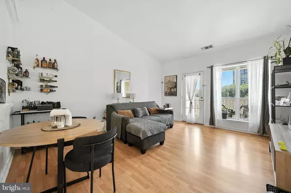 4550 STRUTFIELD LN #2407, Alexandria, VA 22311