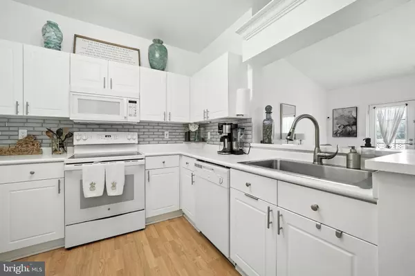 Alexandria, VA 22311,4550 STRUTFIELD LN #2407
