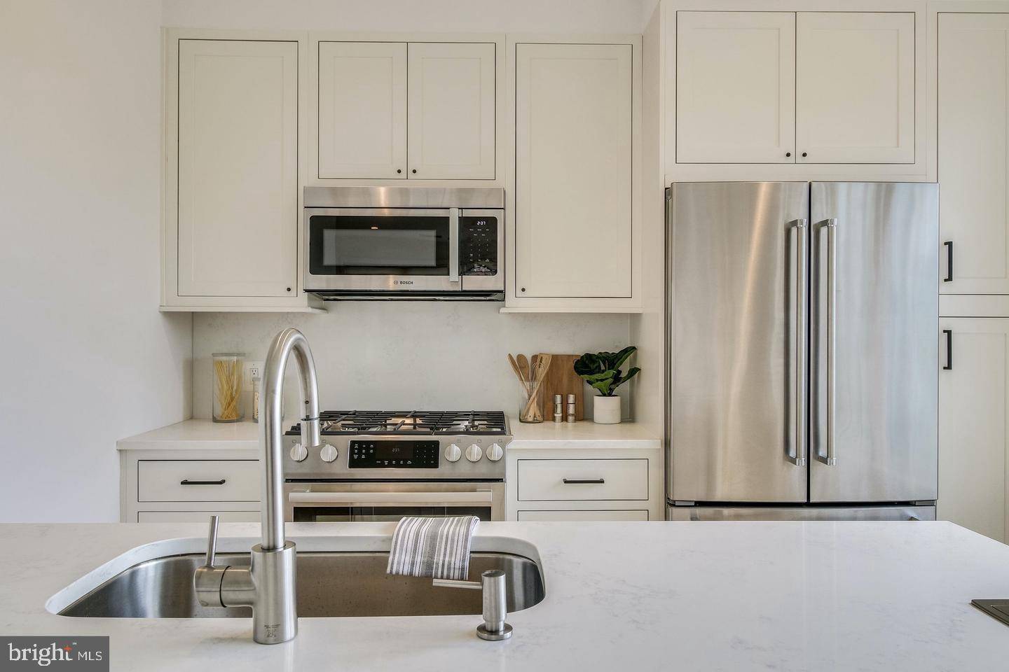 Alexandria, VA 22314,521 N WASHINGTON ST #201