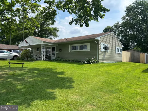 Levittown, PA 19054,283 LAKESIDE DR #E