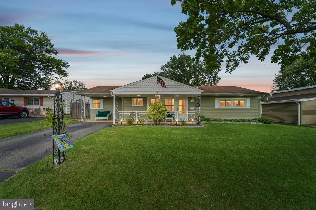 Levittown, PA 19054,283 LAKESIDE DR #E