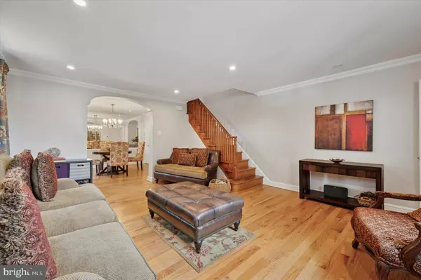 Philadelphia, PA 19150,933 E SLOCUM ST
