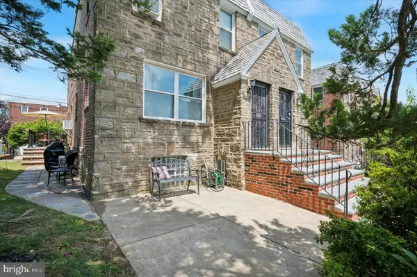 Philadelphia, PA 19150,933 E SLOCUM ST