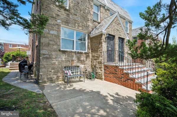 Philadelphia, PA 19150,933 E SLOCUM ST