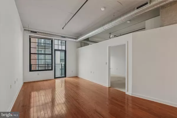 Philadelphia, PA 19106,112 N 2ND ST #5F5