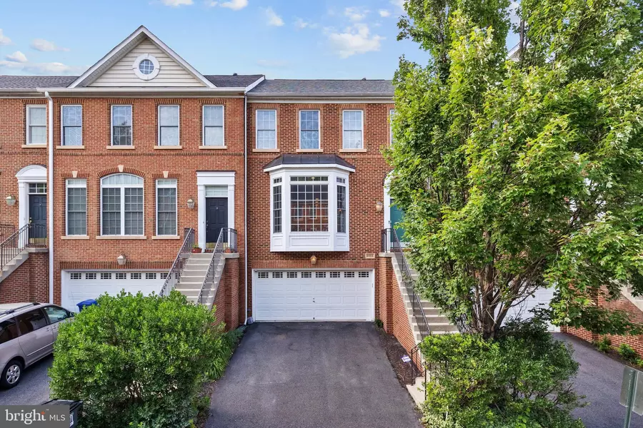 9968 CYRANDALL DR, Oakton, VA 22124