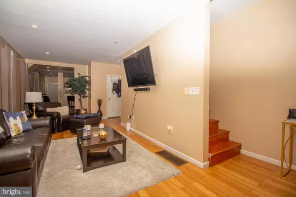 Philadelphia, PA 19120,5528 N LAWRENCE ST