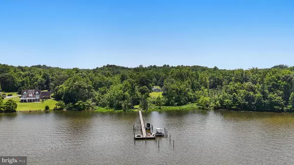 5898 COVE HARBOUR DR, King George, VA 22485