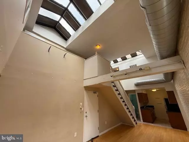 Philadelphia, PA 19107,126 S 11TH ST #4R