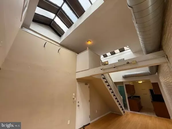 126 S 11TH ST #4R, Philadelphia, PA 19107