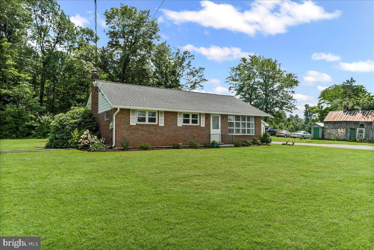 Mertztown, PA 19539,566 STATE ST