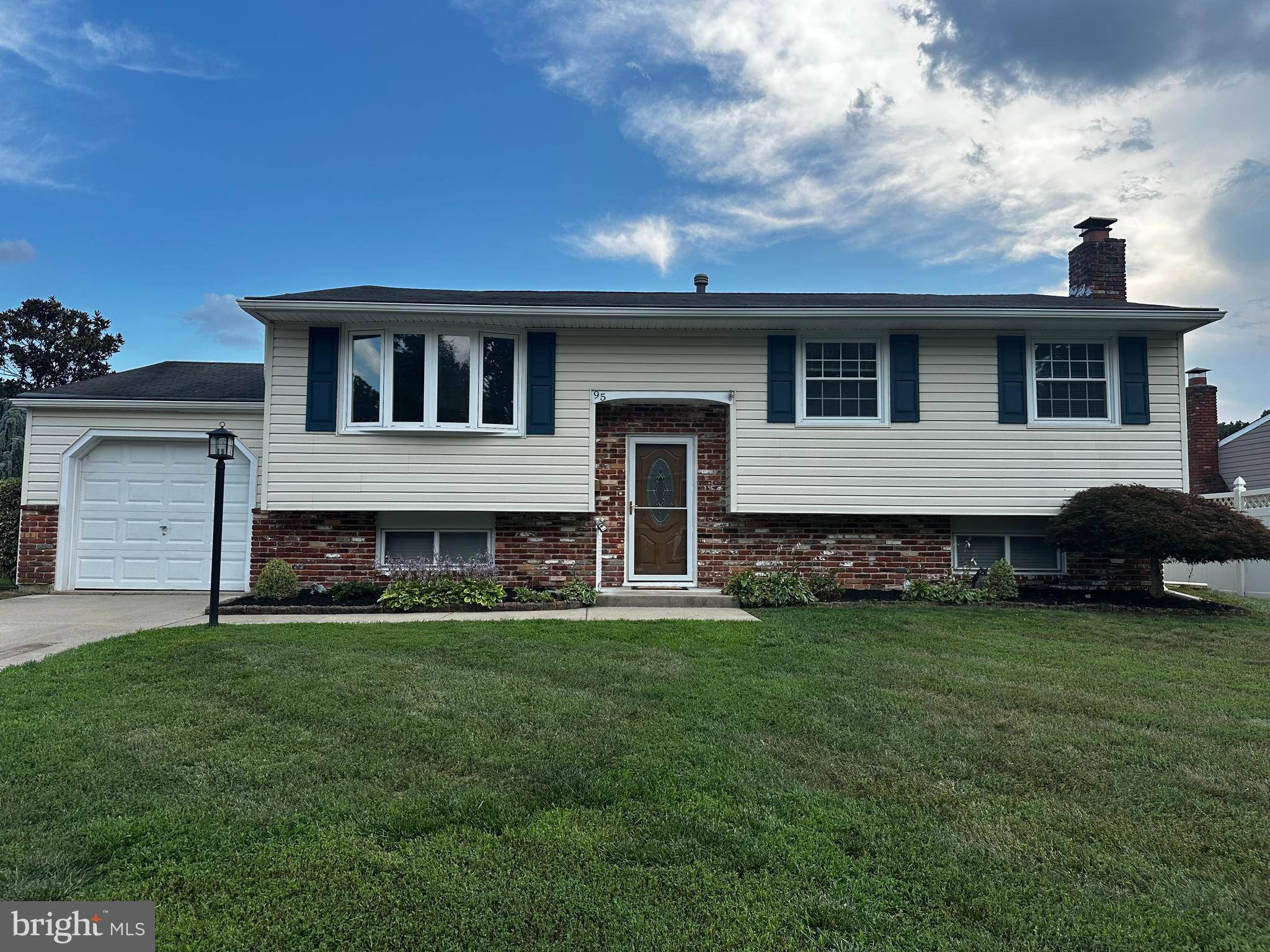95 LINCOLN DR, Clementon, NJ 08021