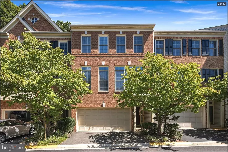 5394 CHIEFTAIN CIR, Alexandria, VA 22312