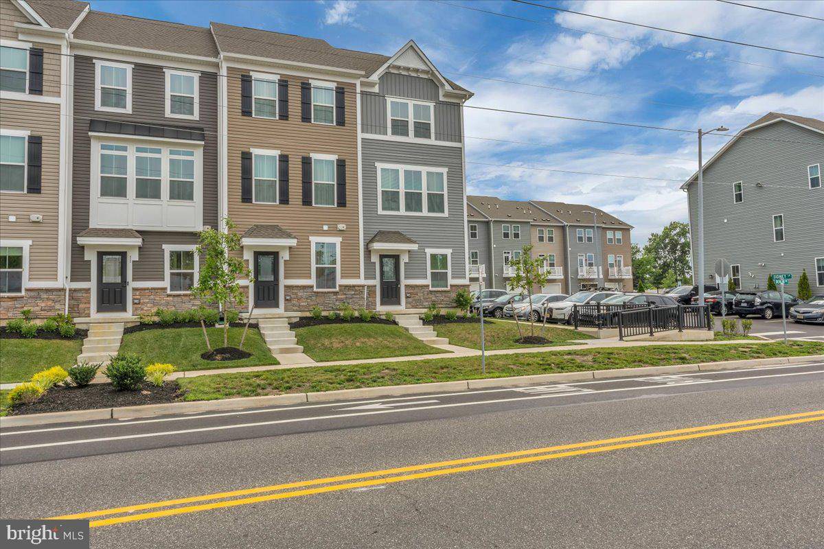 Stratford, NJ 08084,7 SIDNEY LN