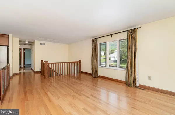 Harrisburg, PA 17112,4303 KENTUCKY DR