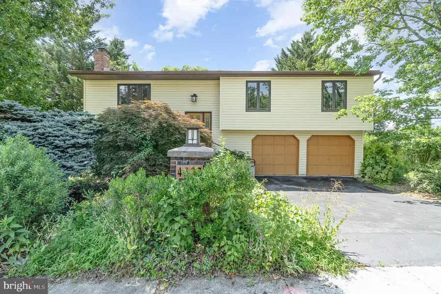 4303 KENTUCKY DR, Harrisburg, PA 17112