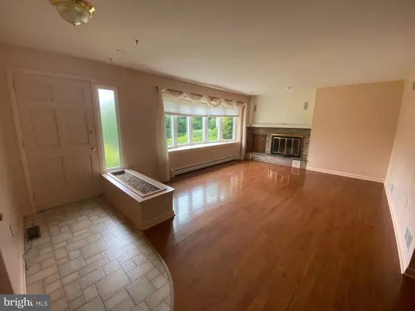 Reading, PA 19608,45 SCARLET LN