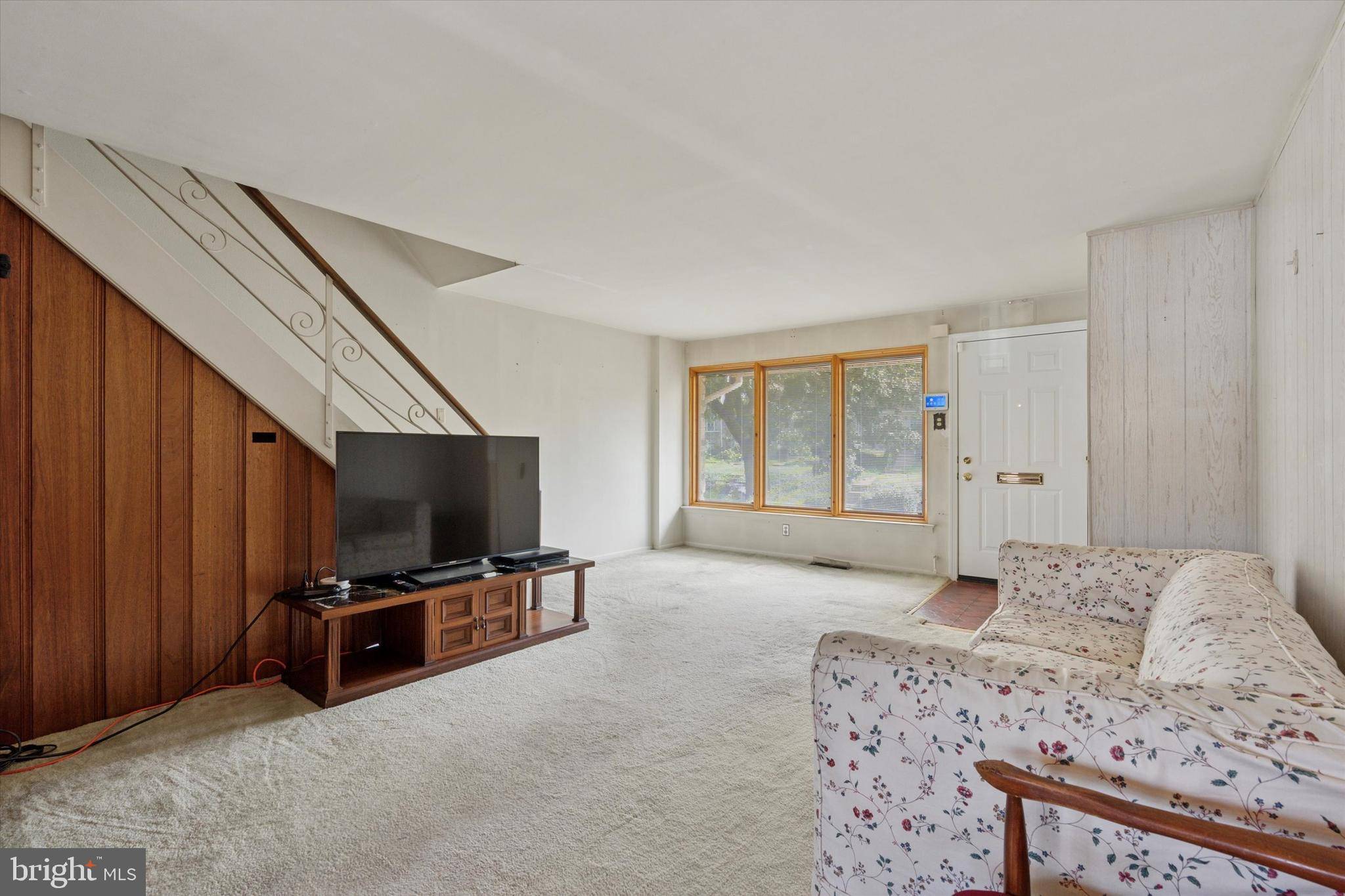 Philadelphia, PA 19128,5408 VICARIS ST