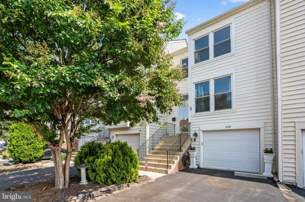 504 DAKOTA DR, Herndon, VA 20170