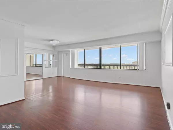 Falls Church, VA 22041,3713 S GEORGE MASON DR #1204 W