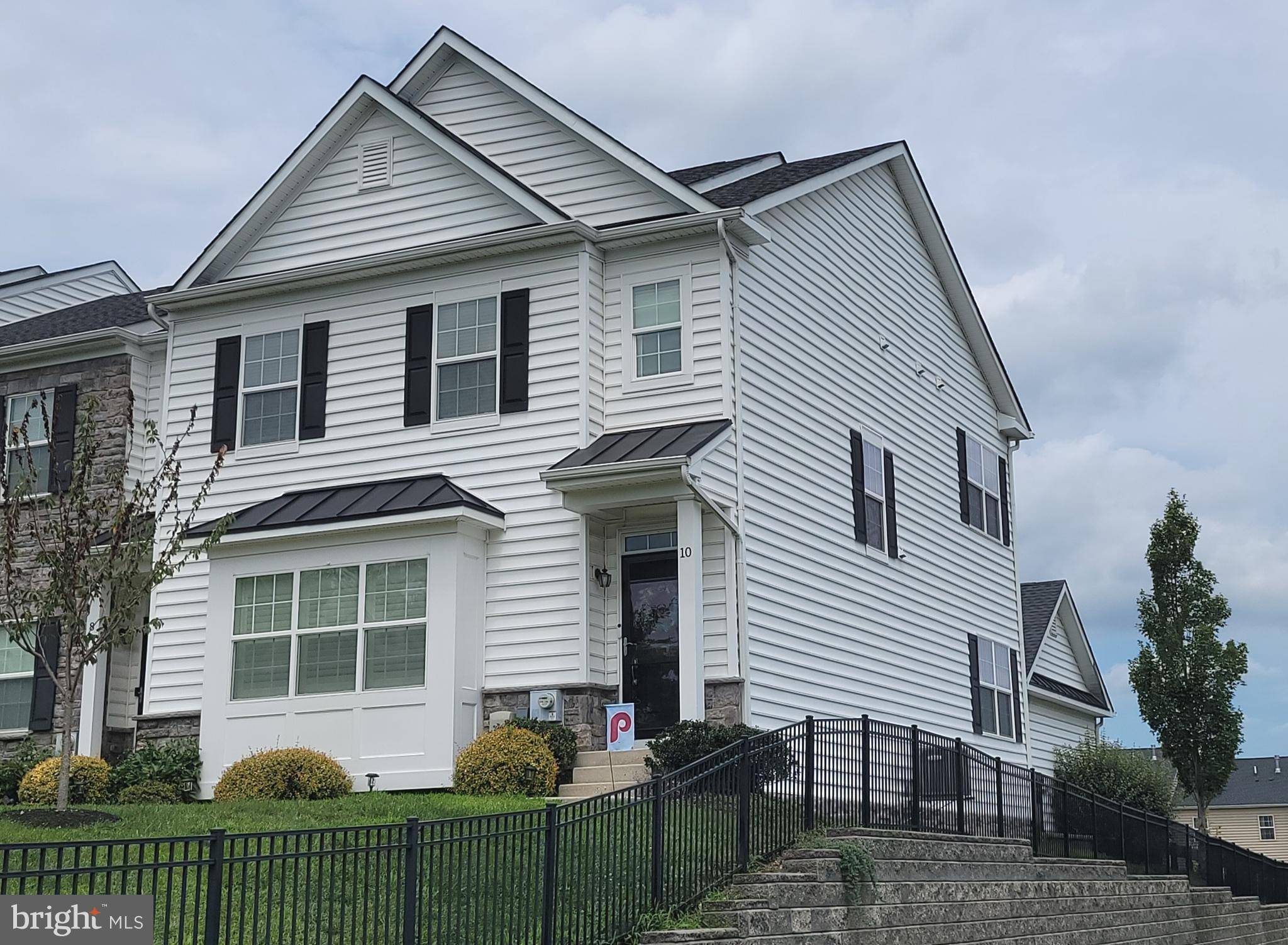 10 SKYLAR CIR, Media, PA 19063