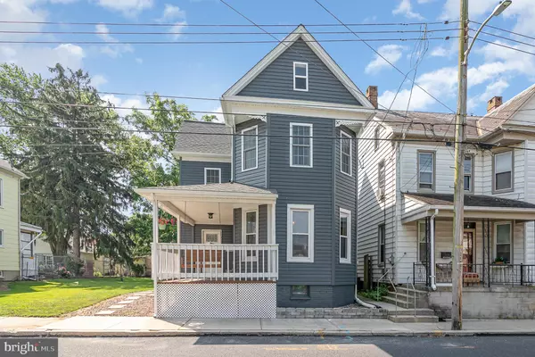 227 W CHESTNUT ST, Hanover, PA 17331