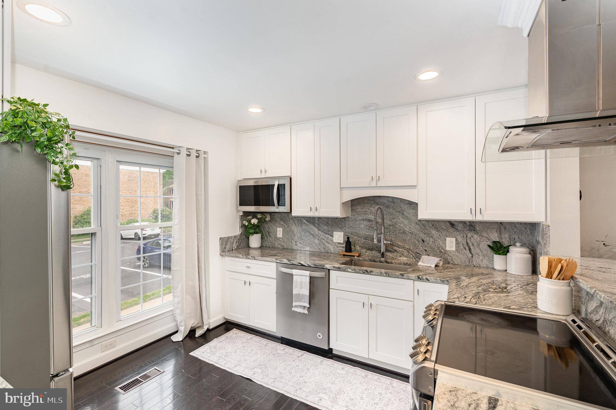 Annandale, VA 22003,6916 LAFAYETTE PARK DR