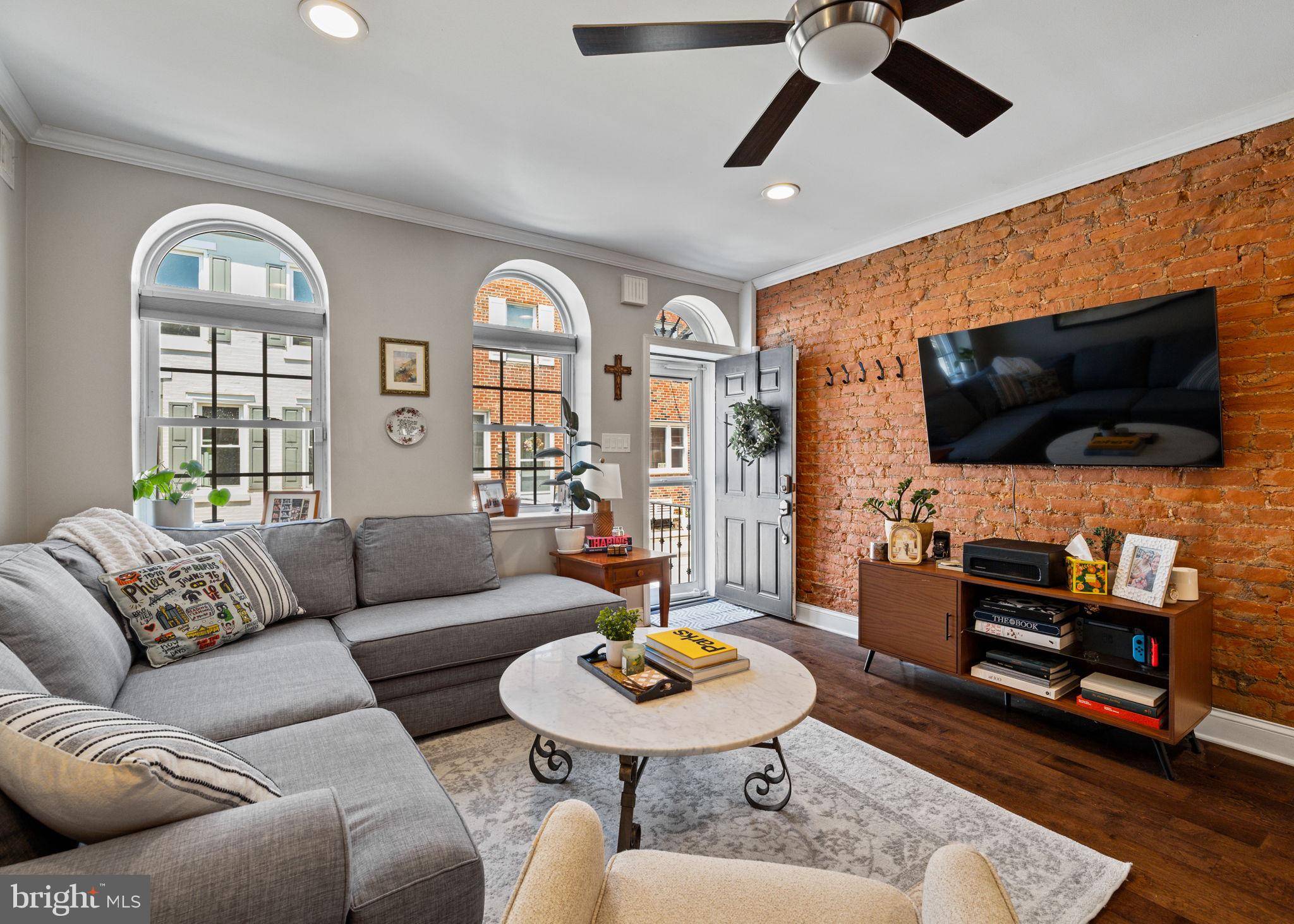 Philadelphia, PA 19148,922 MCCLELLAN ST