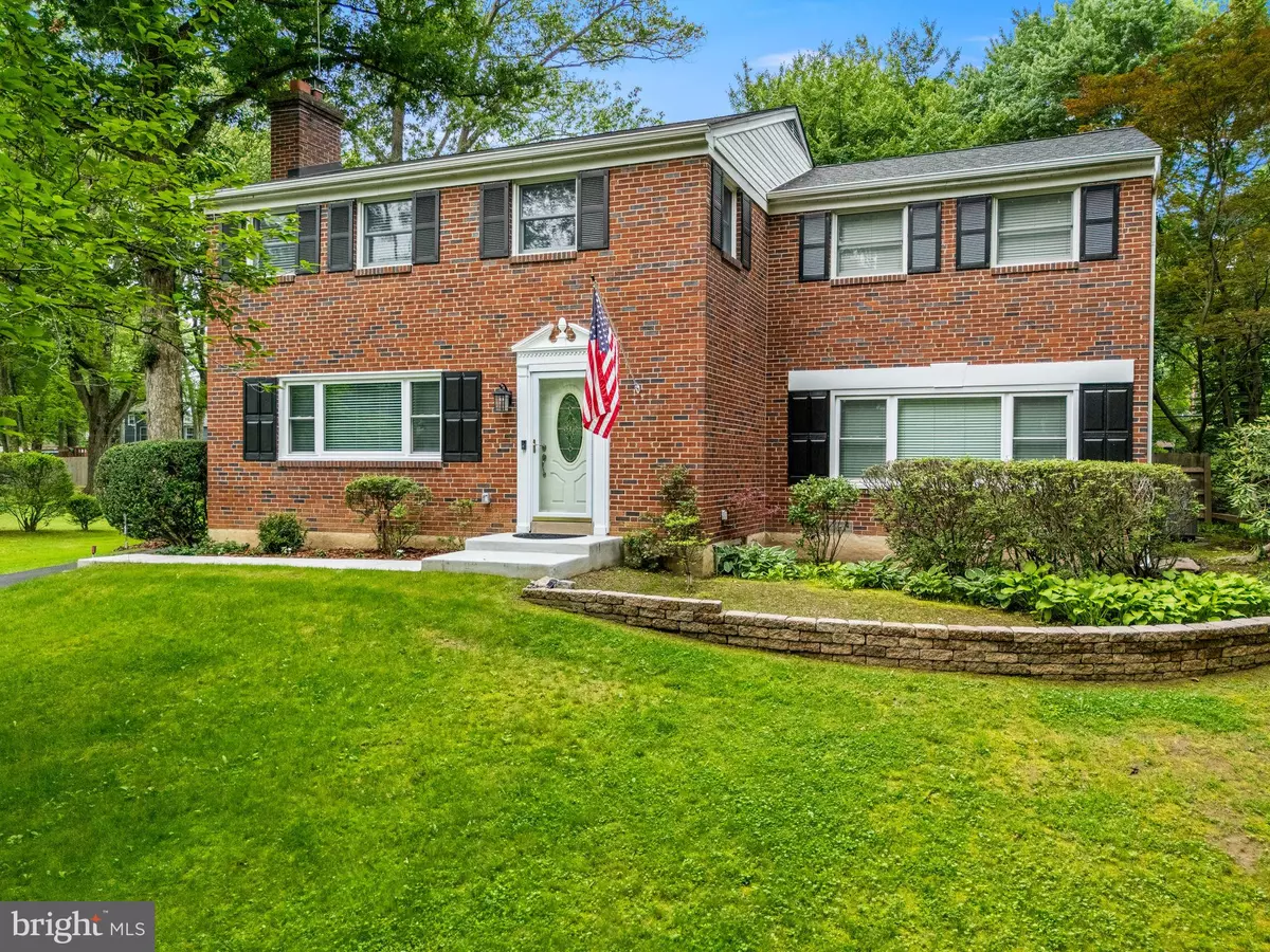 Wallingford, PA 19086,403 SCOTT LN