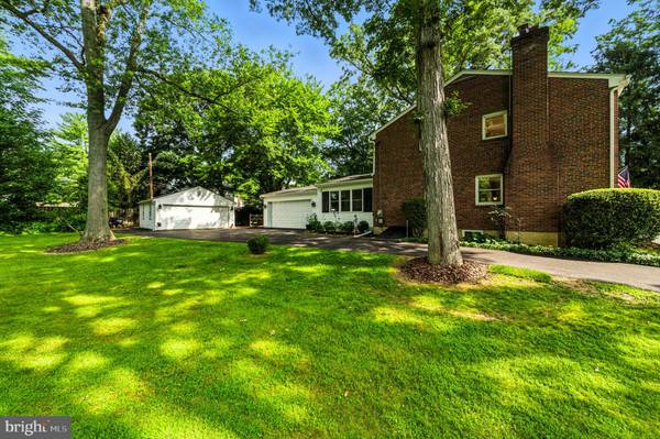 Wallingford, PA 19086,403 SCOTT LN