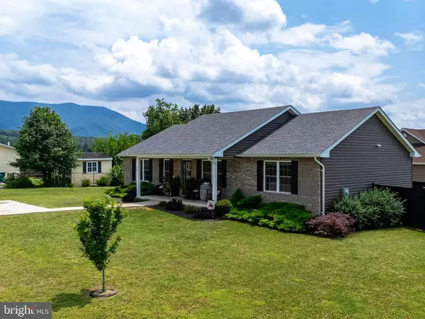 250 FAIRVIEW RD, Luray, VA 22835