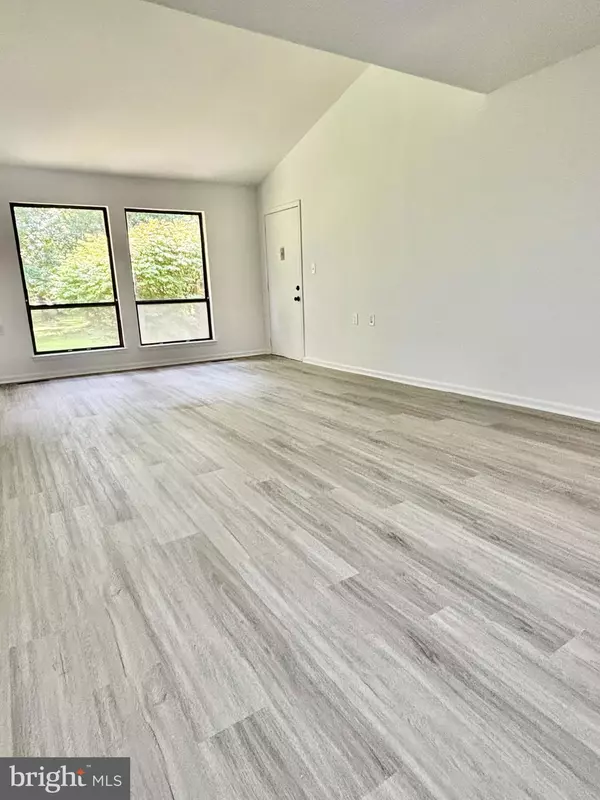 East Windsor, NJ 08520,9-G DENNISON DR