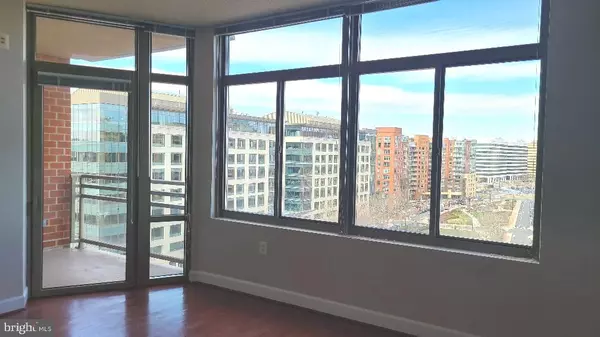3650 S GLEBE RD #944, Arlington, VA 22202