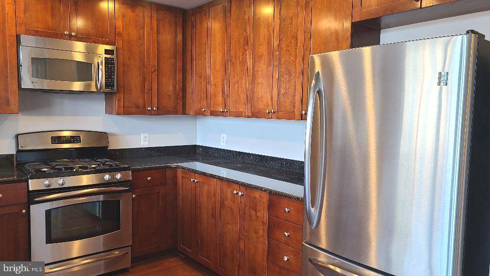 Arlington, VA 22202,3650 S GLEBE RD #944