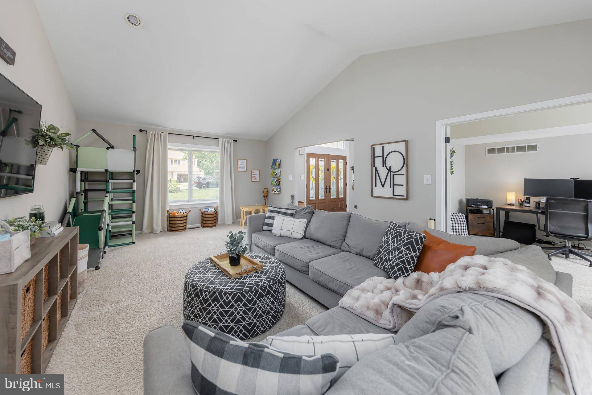 West Deptford, NJ 08096,5 SAINT EMILION CT