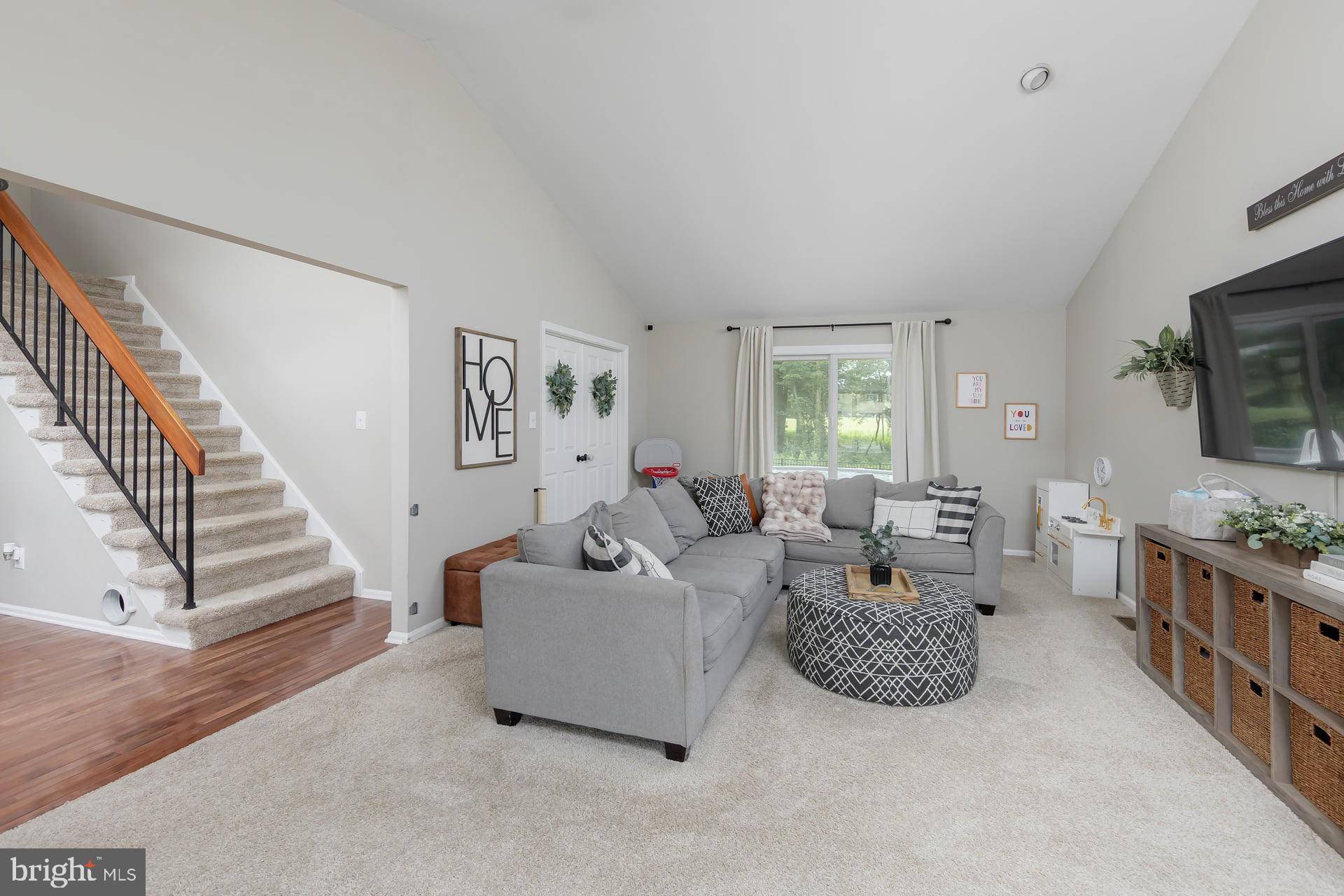 West Deptford, NJ 08096,5 SAINT EMILION CT