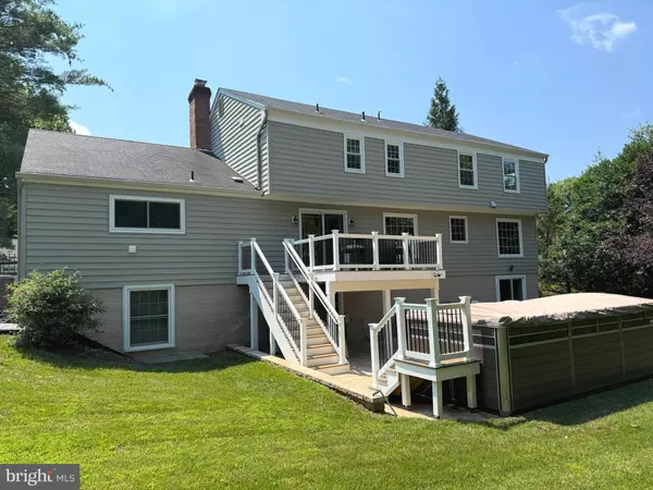 Potomac, MD 20854,9105 PADDOCK LN