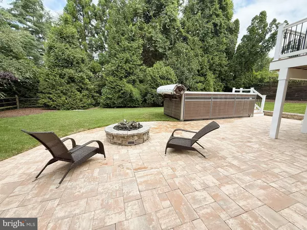 Potomac, MD 20854,9105 PADDOCK LN