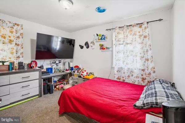 College Park, MD 20740,8704 34TH AVE