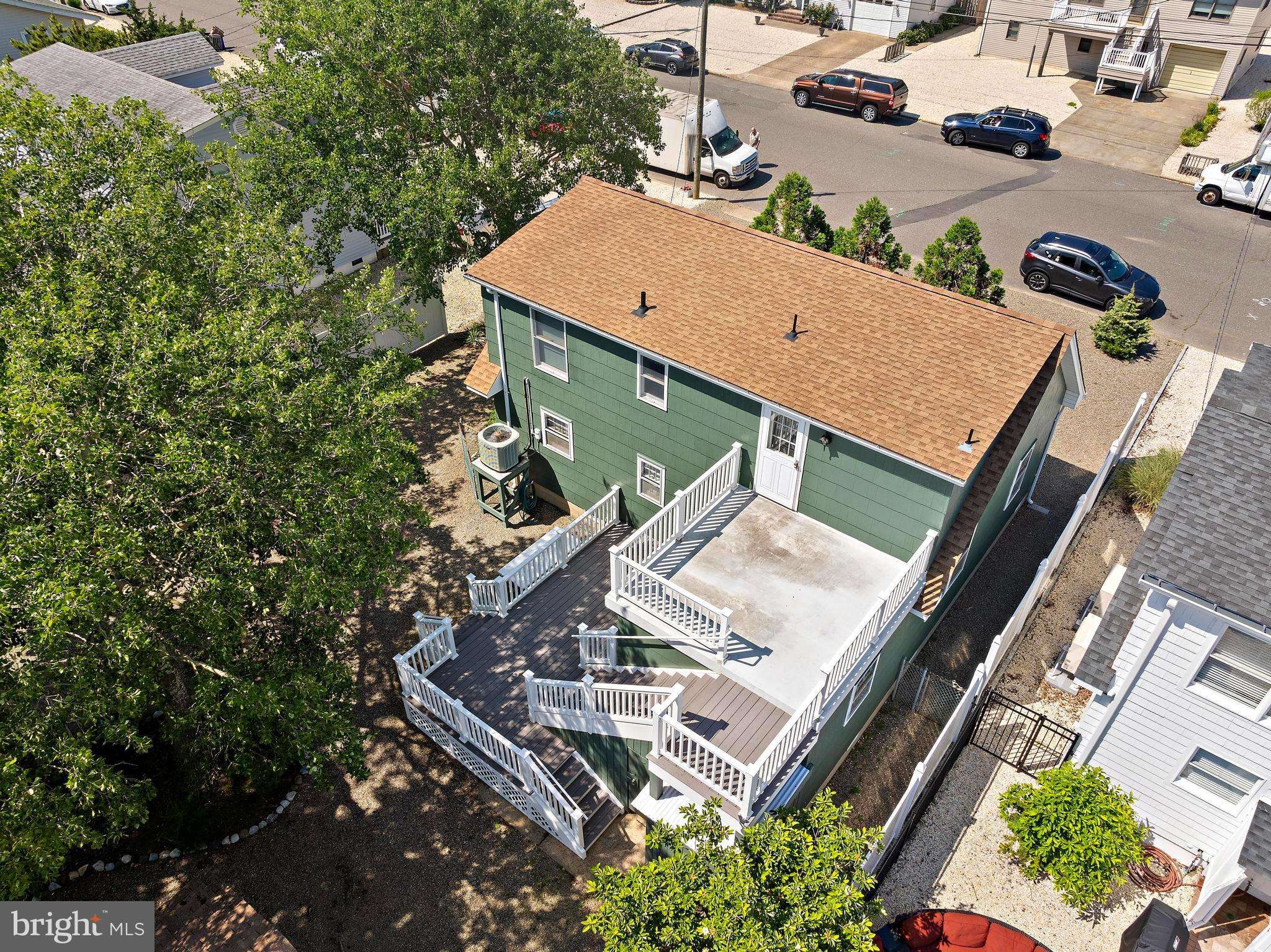 Ship Bottom, NJ 08008,216 W 5TH ST